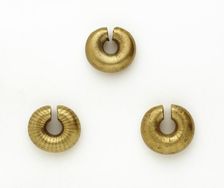 Gold penannular rings, Late Bronze Age (Britain), c1150-800BC