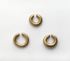 Gold penannular rings, Late Bronze Age (Britain), c1150-800BC