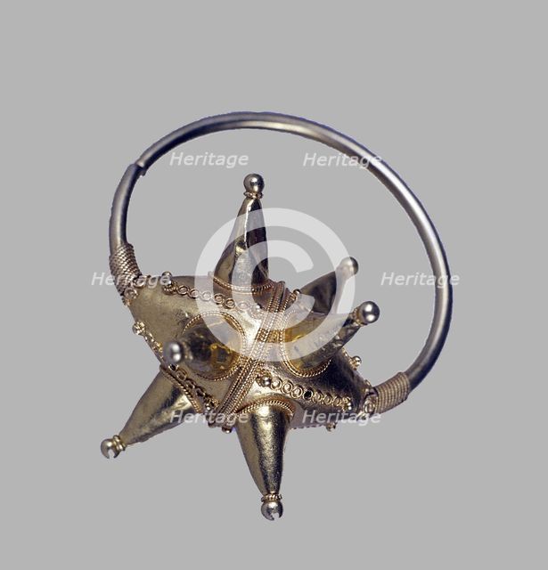 Gold pendant (Kolt), 11th-12th century. Artist: Ancient Russian Art  