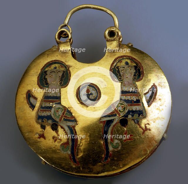 Gold pendant (Kolt) with the Sirin birds, 11th-12th century. Artist: Ancient Russian Art  