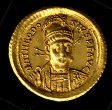 Gold Solidus of Theodosius II (408-50), Byzantine, 408-450. Creator: Unknown
