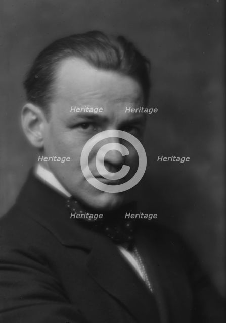 Goldbeck, Walter, portrait photograph, 1915 Mar. 22. Creator: Arnold Genthe.
