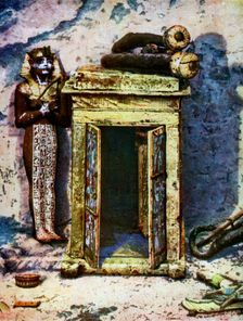 Golden shrine in the antechamber of Tutankhamun's tomb, Egypt, 1933-1934