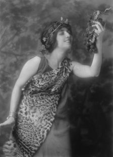 Gonzalez, Carmen de, 1913. Creator: Arnold Genthe