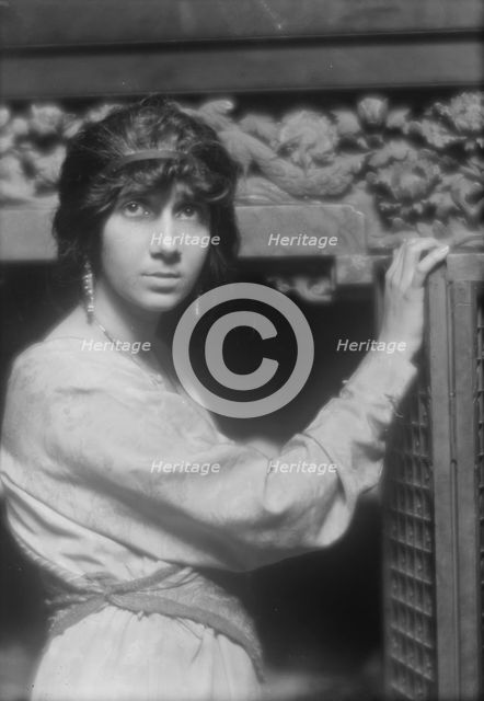 Gonzalez, Carmen de, portrait photograph, 1913 July 12. Creator: Arnold Genthe.
