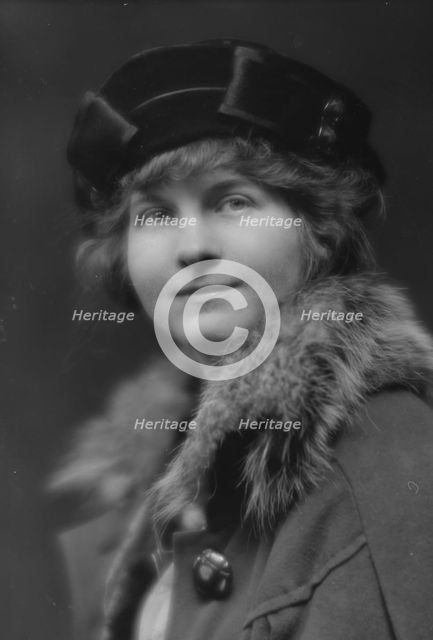 Goode, Blanche, Miss, portrait photograph, 1914 or 1915. Creator: Arnold Genthe.