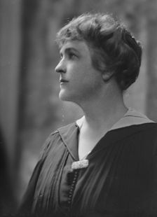Goodrich, Charles, Mrs., portrait photograph, 1917 June 20. Creator: Arnold Genthe
