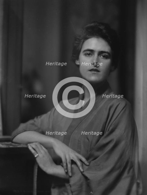 Gordon, A.G., Miss, portrait photograph, 1915 Feb. 16. Creator: Arnold Genthe.