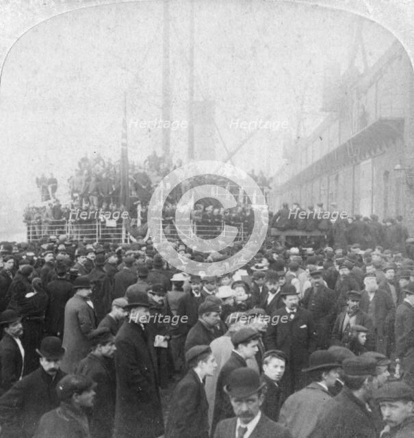 Gordon Highlanders embarking for South Africa, Liverpool, Lancashire, 1899.  Artist: Underwood & Underwood