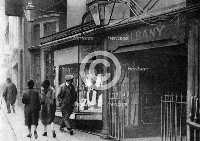 Gatehouse in Vigo Street leading to the Albany chambers, London, 1926-1927. Artist: Unknown