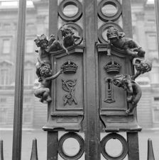 Gates of Buckingham Palace, Westminster, London, 1945-1980. Artist: Eric de Maré