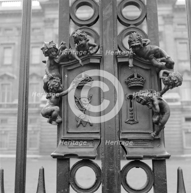 Gates of Buckingham Palace, Westminster, London, 1945-1980. Artist: Eric de Maré