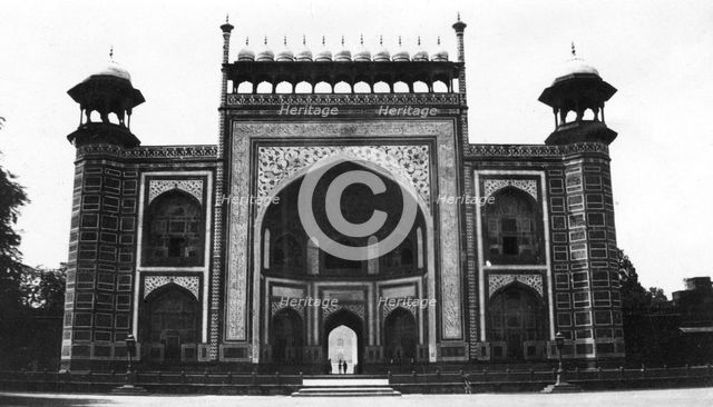 Gateway to the Taj Mahal, Agra, India, 1916-1917. Artist: Unknown