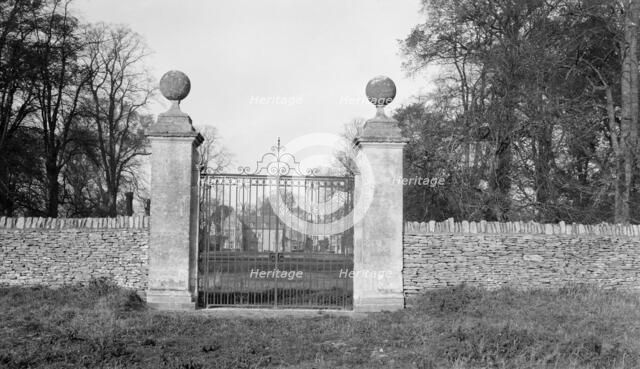 Gateway to Filkins Hall, Oxfordshire. Artist: Unknown