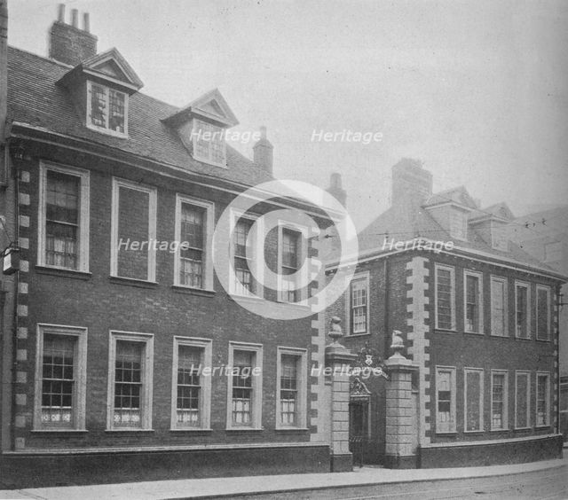 Gateway of Berkeley's Hospital, Worcester, Worcestershire, 1924.  Artist: Unknown.