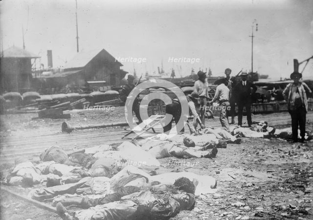 Gathering dead, Vera Cruz, 1914. Creator: Bain News Service.