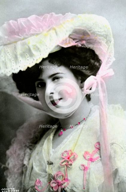 Gaynor Rowlands (1883-1906), English actress, early 20th century.Artist: Johnston & Hoffman