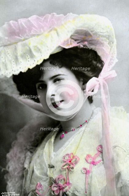 Gaynor Rowlands (1883-1906), English actress, early 20th century.Artist: Johnston & Hoffman