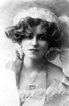 Gabrielle Ray (1883-1973), English actress, 1900s.Artist: W&D Downey