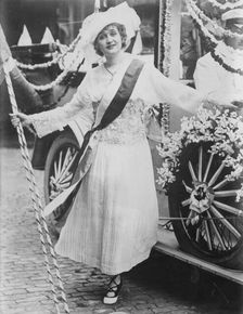 Gaby Deslys, between c1910 and c1915. Creator: Bain News Service