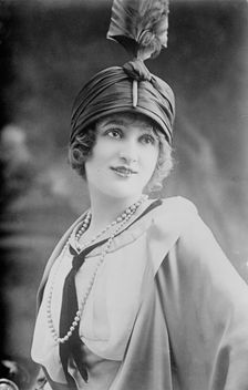 Gaby Deslys, between c1910 and c1915. Creators: Bain News Service, Gaby Deslys