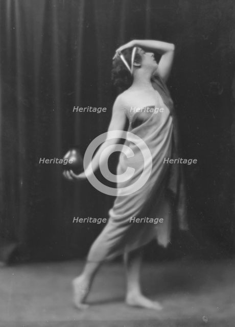Gaderhoff, Lovena, Miss, 1916. Creator: Arnold Genthe.