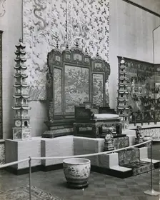 Gallery views of the International Exhibition of Chinese Art held at the Royal Academy of...1935. Creator: Planet News Ltd