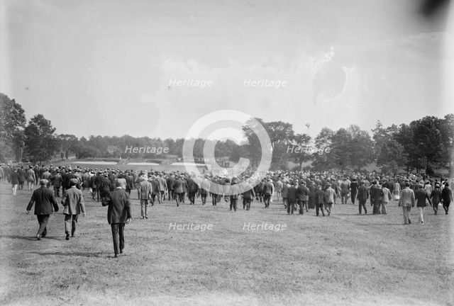 Gallery at golf match, 9/13/13, 1913. Creator: Bain News Service.
