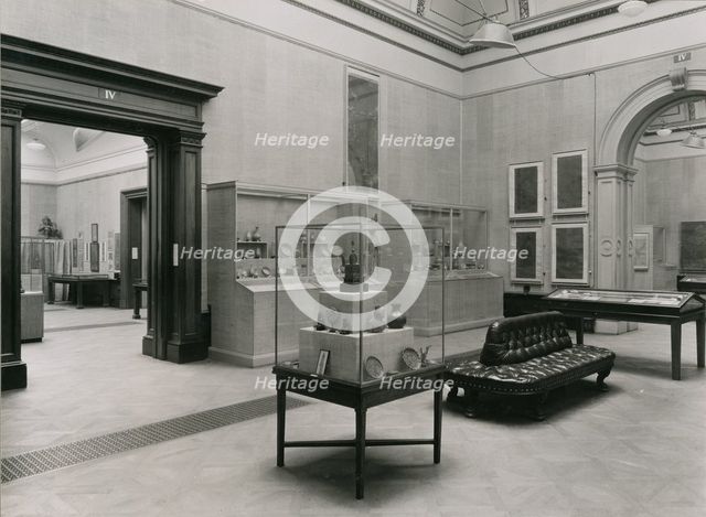 Gallery IV, Royal Academy of Arts, International Exhibition of Chinese Art 1935-36, 1935. Creator: Unknown.