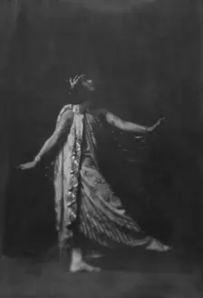 Galli, Rosina, 1915 Nov. 14. Creator: Arnold Genthe