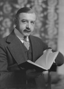 Ganz, Rudolph, Mr., portrait photograph, 1916 Mar. 11. Creator: Arnold Genthe