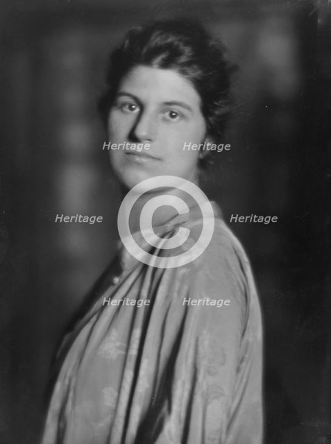 Gardner, Ruth, Miss, portrait photograph, 1915 Nov. 22. Creator: Arnold Genthe.