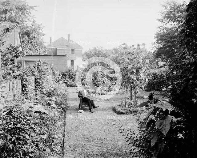 Garden at 124 E. Euclid Avenue, Detroit, Mich., between 1905 and 1915. Creator: Unknown.