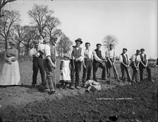 Gardeners at Lighthorne, Warwickshire, 1905. Artist: A Newton