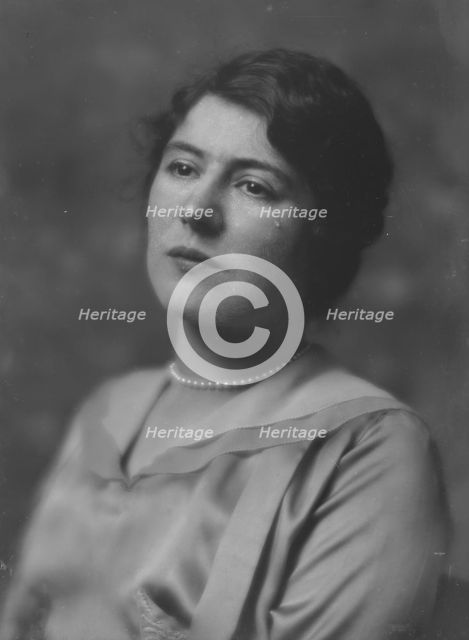 Garrick, Yvonne, Miss, portrait photograph, 1916. Creator: Arnold Genthe.
