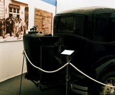 Gas generator device that is installed in automobiles to produce fuel gas as fuel. Exhibition 20…