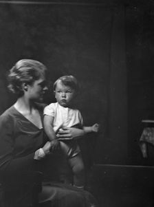 Gaston, William, Mrs., and baby, portrait photograph, 1930 May 2. Creator: Arnold Genthe