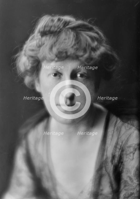 Getty, Samuel, Mrs., portrait photograph, 1915. Creator: Arnold Genthe.
