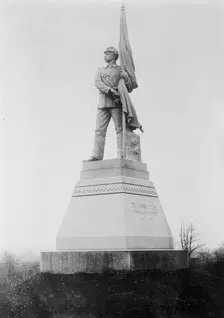 Gettysburg 13th Mass. monument, 1913. Creator: Bain News Service