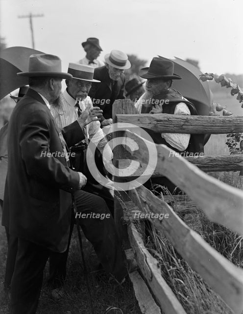 Gettysburg Reunion: G.A.R. & U.C.V., 1913. Creator: Harris & Ewing.