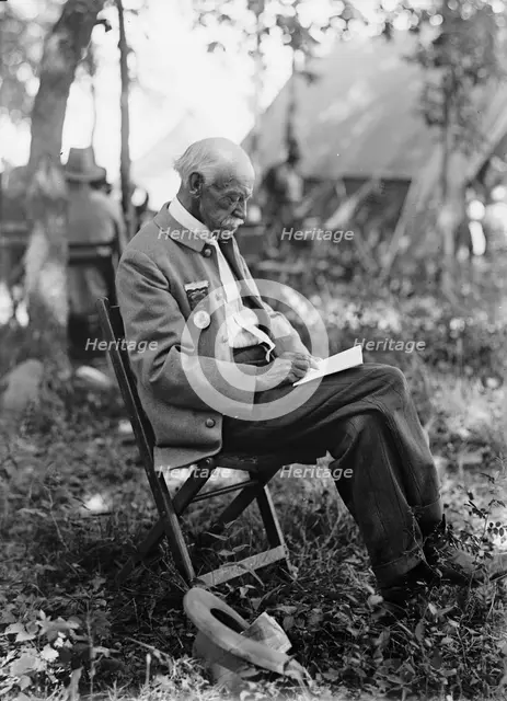 Gettysburg Reunion: G.A.R. & U.C.V. - Veterans of The G.A.R. And of The Confederacy..., 1913. Creator: Harris & Ewing.