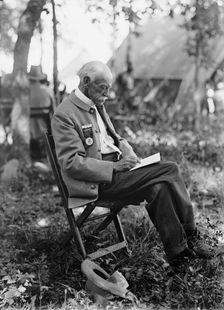 Gettysburg Reunion: G.A.R. & U.C.V. - Veterans of The G.A.R. And of The Confederacy..., 1913. Creator: Harris & Ewing