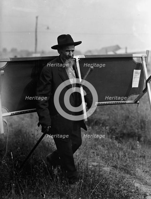 Gettysburg Reunion: G.A.R. & U.C.V. - Veterans of The G.A.R. And of The Confederacy..., 1913. Creator: Harris & Ewing.