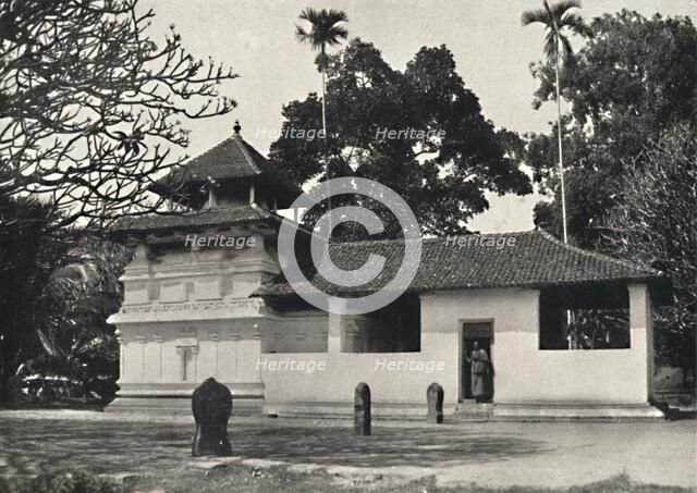 'Gedige Vihara, Kandy (Beispiel eines buddhistischen Tempels im Stile eines Hinduheiligtums, Dewale, Artist: Unknown.