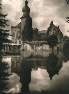 Gemen (Westfalen). Wasserschloss 1931. Artist: Kurt Hielscher