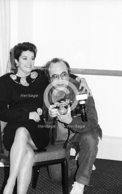 Gemma Craven and Bob Hoskins, BAFTA, Picadilly, London, 1990.  Artist: Brian O'Connor.