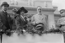 Gen. E. Nunez & Julia, between c1915 and c1920. Creator: Bain News Service