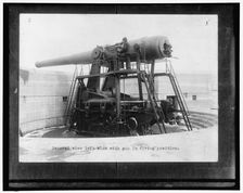 General view left side with gun in firing position, between 1910 and 1920. Creator: Harris & Ewing