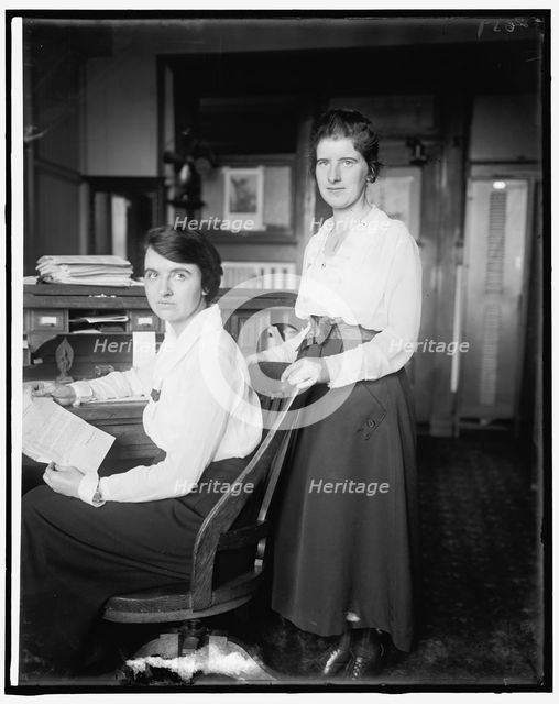 Genevieve Chapin & Sue Court, c1918. Creator: Harris & Ewing.