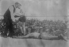 Geo. Chip k.o.'s Billy Murray, between c1910 and c1915. Creator: Bain News Service